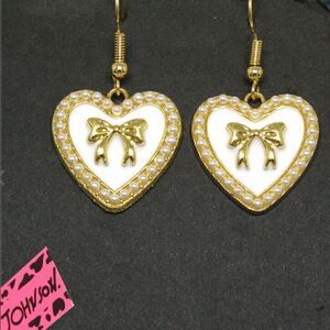 NWT BJ Heart Earrings 